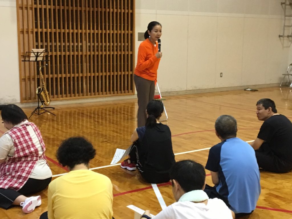 福岡大樹ライオンズクラブ　ももち福祉プラザ訪問　大人気の山本かよライオンが場を盛り上げてくれました