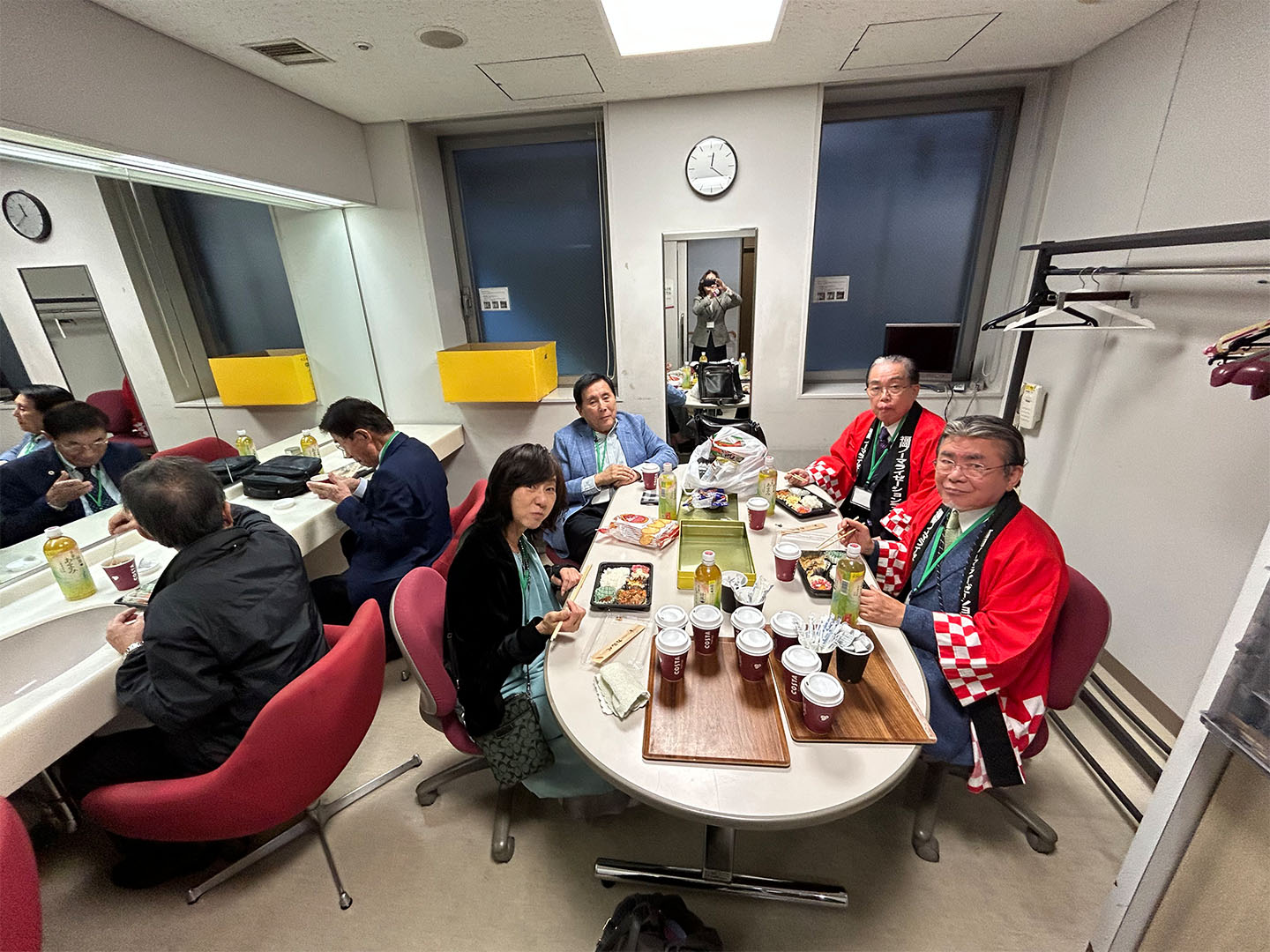 小島よしきデビュー1周年記念 障がい者支援チャリティコンサート開催