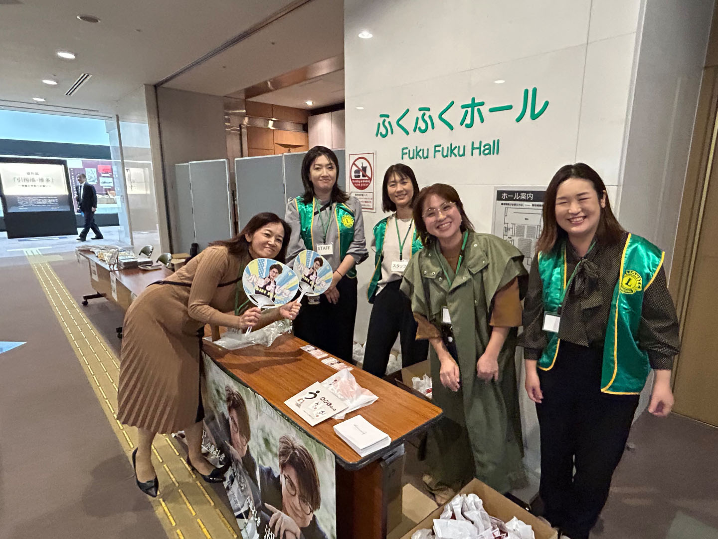 小島よしきデビュー1周年記念 障がい者支援チャリティコンサート開催