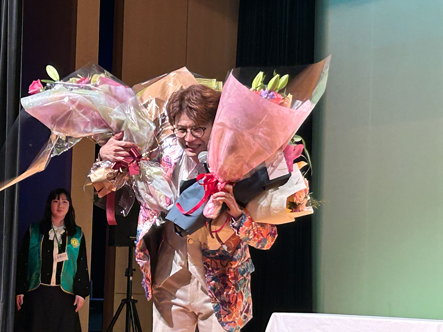 小島よしきデビュー1周年記念 障がい者支援チャリティコンサート開催